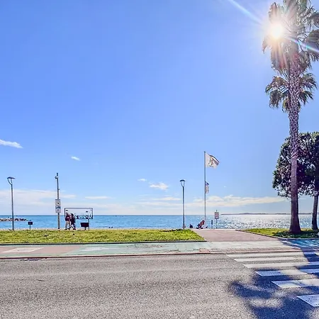 Contemporary 2p Just Steps From The Cagnes-sur-Mer